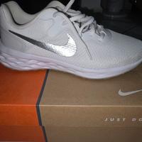 Nike Revolution 6 Donna Bianco Con Baffo Nike Arge