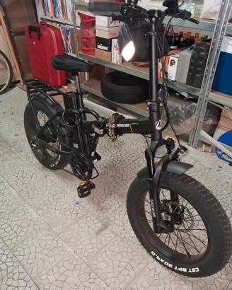 Bicicletta elettrica pieghevole marca Lombardo