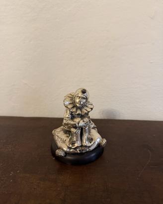 Pierrot in argento 800 su base firmato