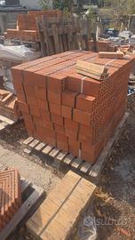 listelli di mattoni faccia vista 