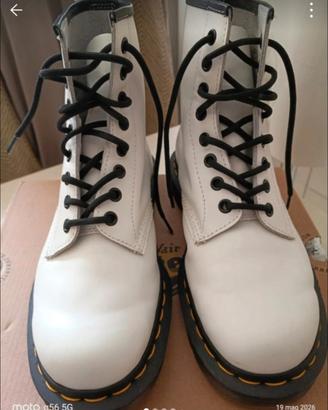 anfibio bianco Dr Martens 
