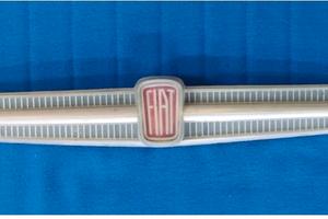 MASCHERINA GRIGLIA BAFFO CALANDRA FIAT 850 BERLINA