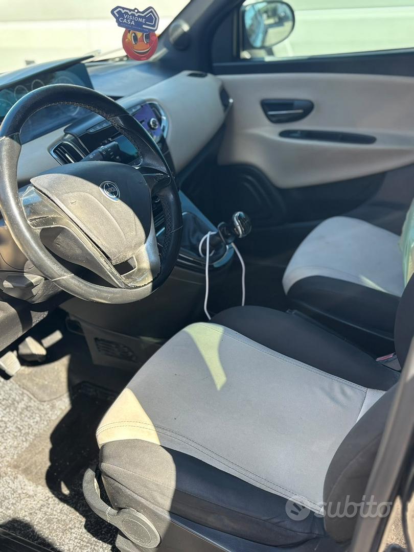 Lancia Ypsilon 2013 photo 3