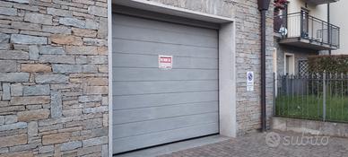Garage coperto doppio con porta basculante