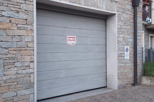 Garage coperto doppio con porta basculante