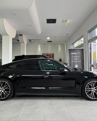 PORSCHE - Taycan