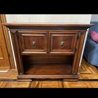 Mobile in noce teste di leone