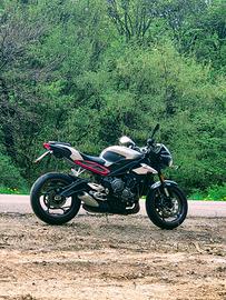  Triuph street triple 765r 