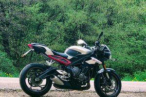  Triuph street triple 765r 