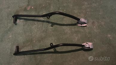 Attacchi givi rack universali per moto e scooter