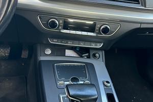 Q5 sport buisness design
