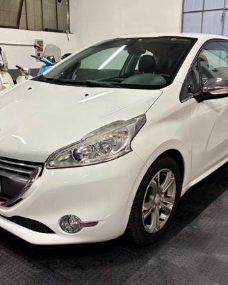 Peugeot 208 1.2 VTi 82 CV 3p Allure