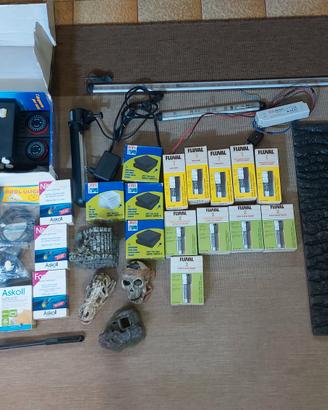 vario materiale per acquario 