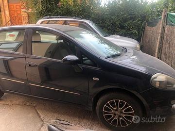 punto 2011 ,1200 benzina buone condizioni.  