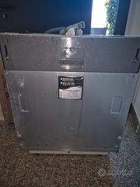 Lavastoviglie da incasso Hotpoint 14 coperti
