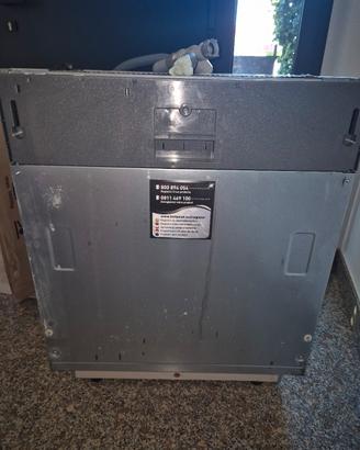 Lavastoviglie da incasso Hotpoint 14 coperti