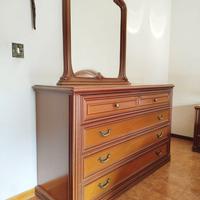 Cassettiera con specchio