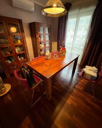 Tavolo indiano in legno