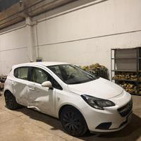 Opel corsa 2017 gpl tamponata ( con ricambi)
