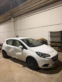 Opel corsa 2017 gpl tamponata ( con ricambi)