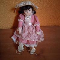 Bambola vintage in porcellana
