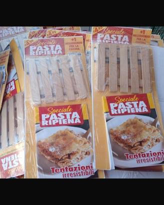 Tagliere  in legno + libro di cucina