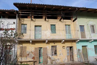 CASA SEMINDIPENDENTE A NOLE