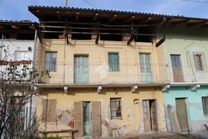 CASA SEMINDIPENDENTE A NOLE