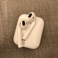 Airpods Apple con custodia e scatola
