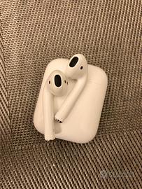 Airpods Apple con custodia e scatola
