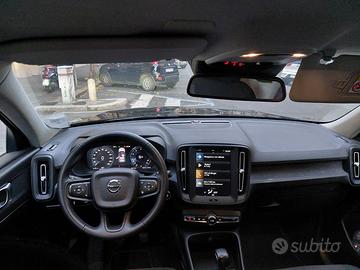 VOLVO XC40 T2 ESSENTIAL – OTTOBRE 2022 – 34.950