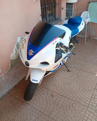 gsxr 750
