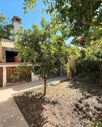 SOLANAS Casa indipendente con ampio cortile