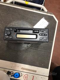 Autoradio con Mangiacassette