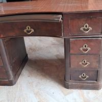 Scrivania antica