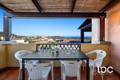 Ampio attico con vista mare mozzafiato