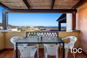 Ampio attico con vista mare mozzafiato