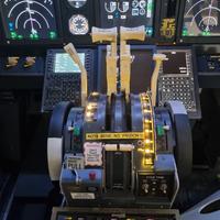 Manetta motorizzata B737