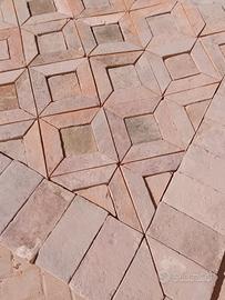 mattonelle antiche in cotto 