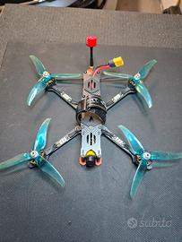 drone 5 pollici pronto al volo con tbs