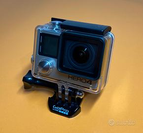 GoPro HERO4 Silver + Cover + Vari Accessori