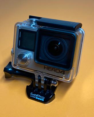 GoPro HERO4 Silver + Cover + Vari Accessori