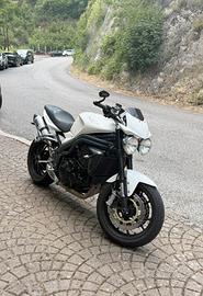 Triumph speed triple 1050