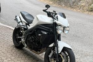 Triumph speed triple 1050