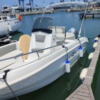 Barca e posto barca a marina dorica