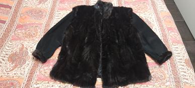 GIACCA VISONE CON MANICHE IN PELLE SCAMOSCIATA