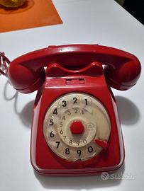 Telefono rosso e 20 scatole affari tuoi