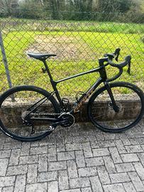 Bici gravel Giant Revolt 2