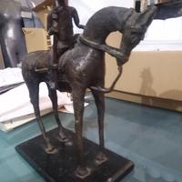 antico cavallo in bronzo antico