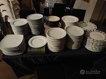 Set di piatti in 4 colorazioni diversi